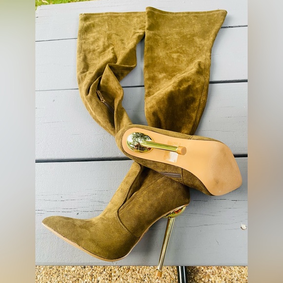 Cape Robbin Sheek thigh high green boots with golden heel S/6 - Picture 13 of 16